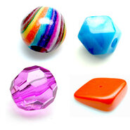 Kunststof kralen & bedels