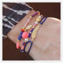 Armbandjes stripes red blue