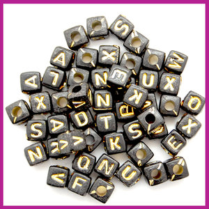 Letterkralenmix acryl blokje 5mm zwart goud