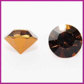 Preciosa puntsteen SS39 (8mm) Smoked Topaz