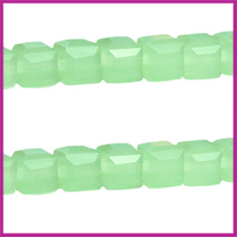Glaskraal facet cube 6x6mm crysolite green opal
