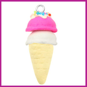 Polymeer bedel / hanger ijshoorntje fuchsia roze wit