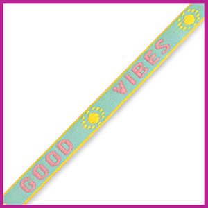 Lint met tekst "good vibes" turquoise pink yellow