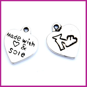 Metaal bedel "Made with love & sole" AZ